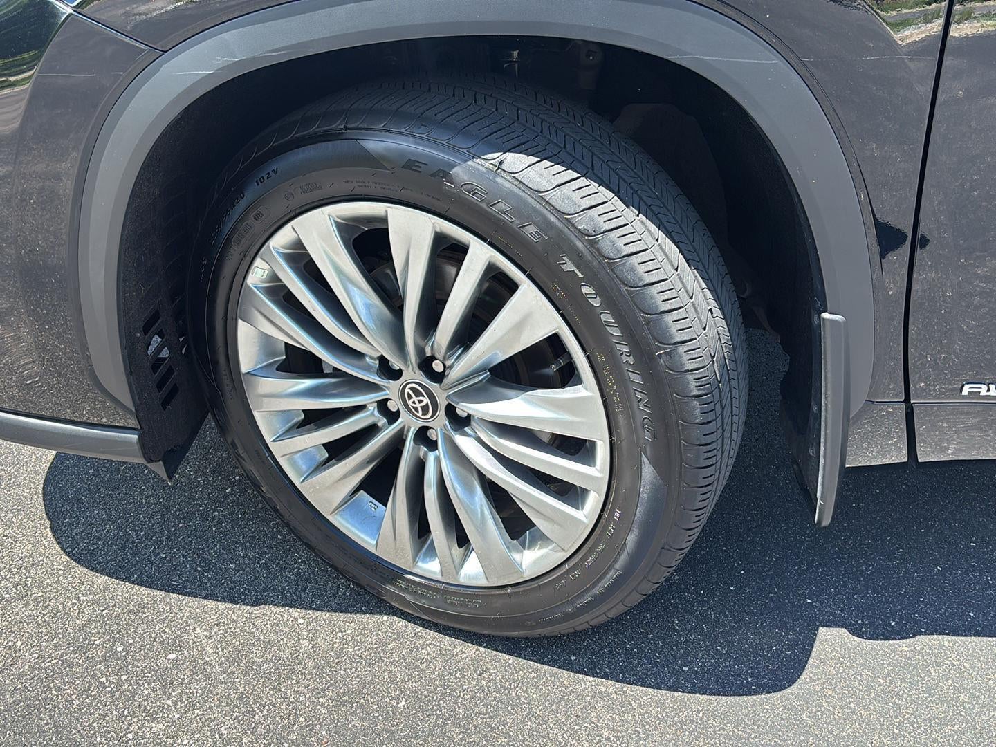 2026 Toyota Highlander Hybrid Platinum