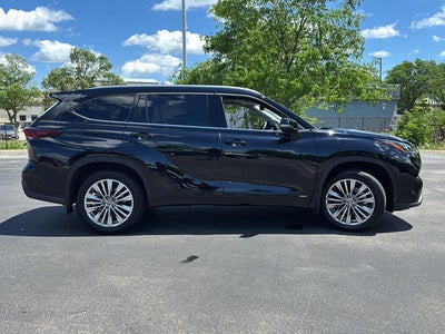 2026 Toyota Highlander Hybrid Platinum