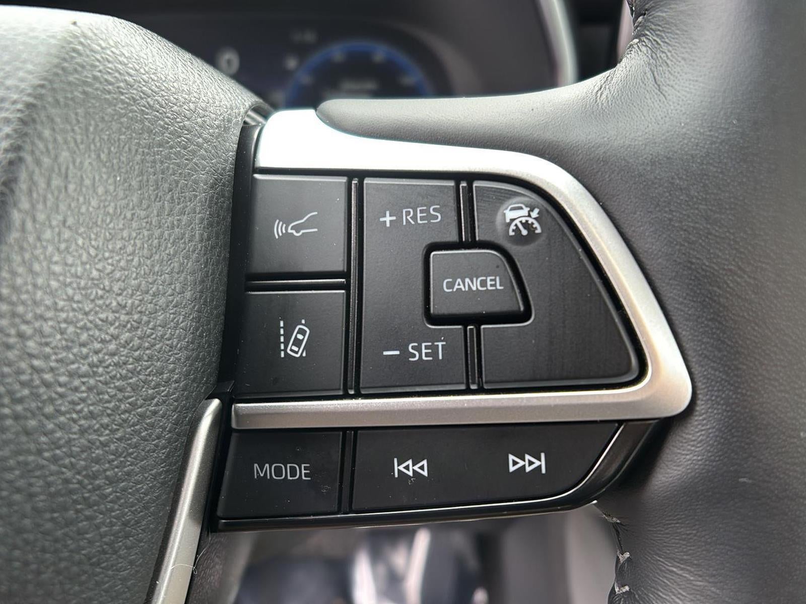 2025 Toyota Highlander Hybrid Platinum