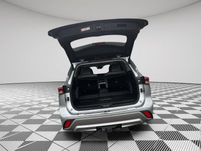 2025 Toyota Highlander Hybrid Platinum