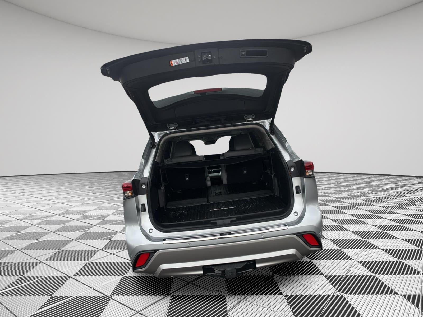 2025 Toyota Highlander Hybrid Platinum