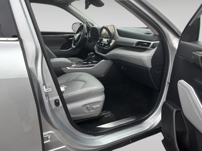 2025 Toyota Highlander Hybrid Platinum
