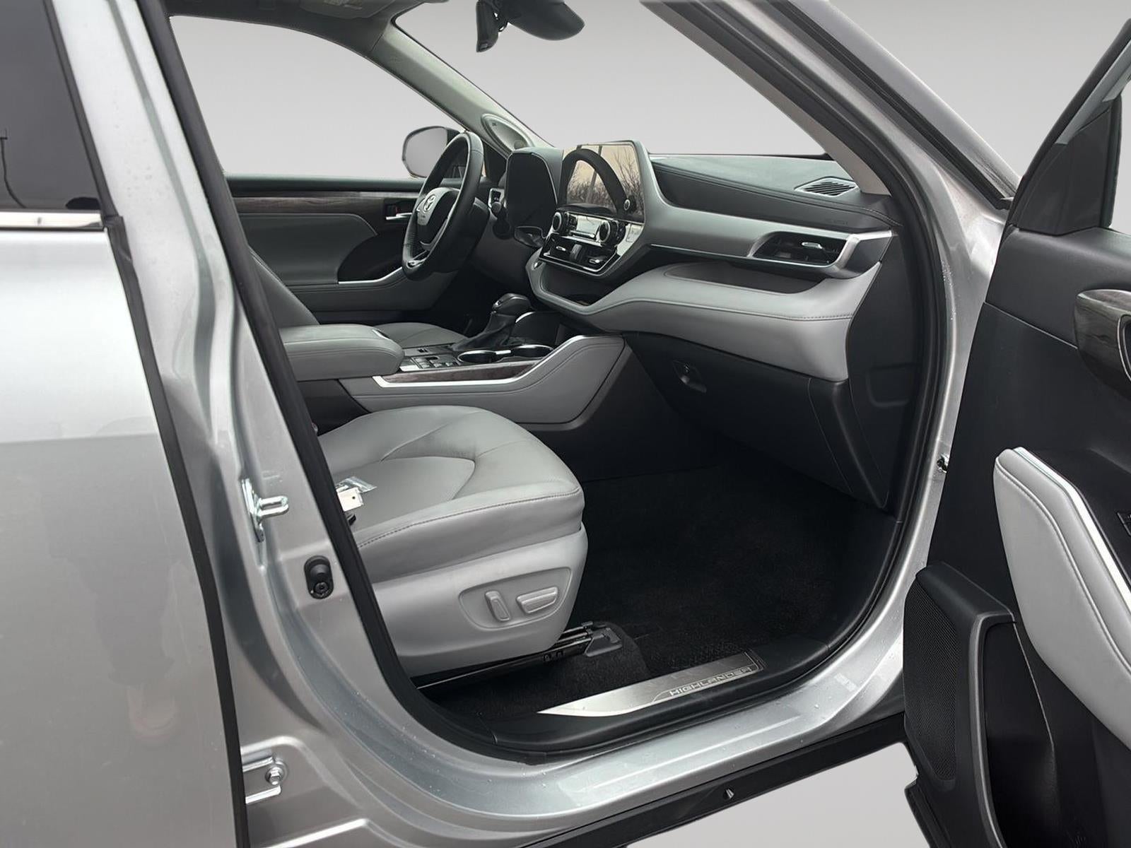 2025 Toyota Highlander Hybrid Platinum