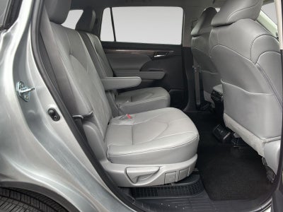 2025 Toyota Highlander Hybrid Platinum