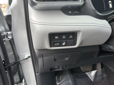 2025 Toyota Highlander Hybrid Platinum