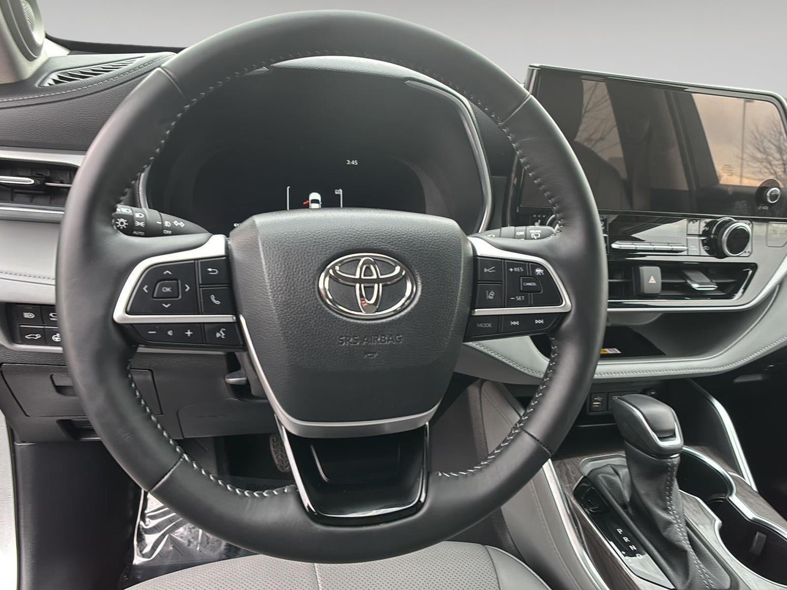 2025 Toyota Highlander Hybrid Platinum