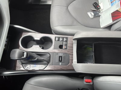 2025 Toyota Highlander Hybrid Platinum