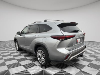 2025 Toyota Highlander Hybrid Platinum