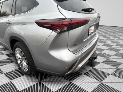 2025 Toyota Highlander Hybrid Platinum
