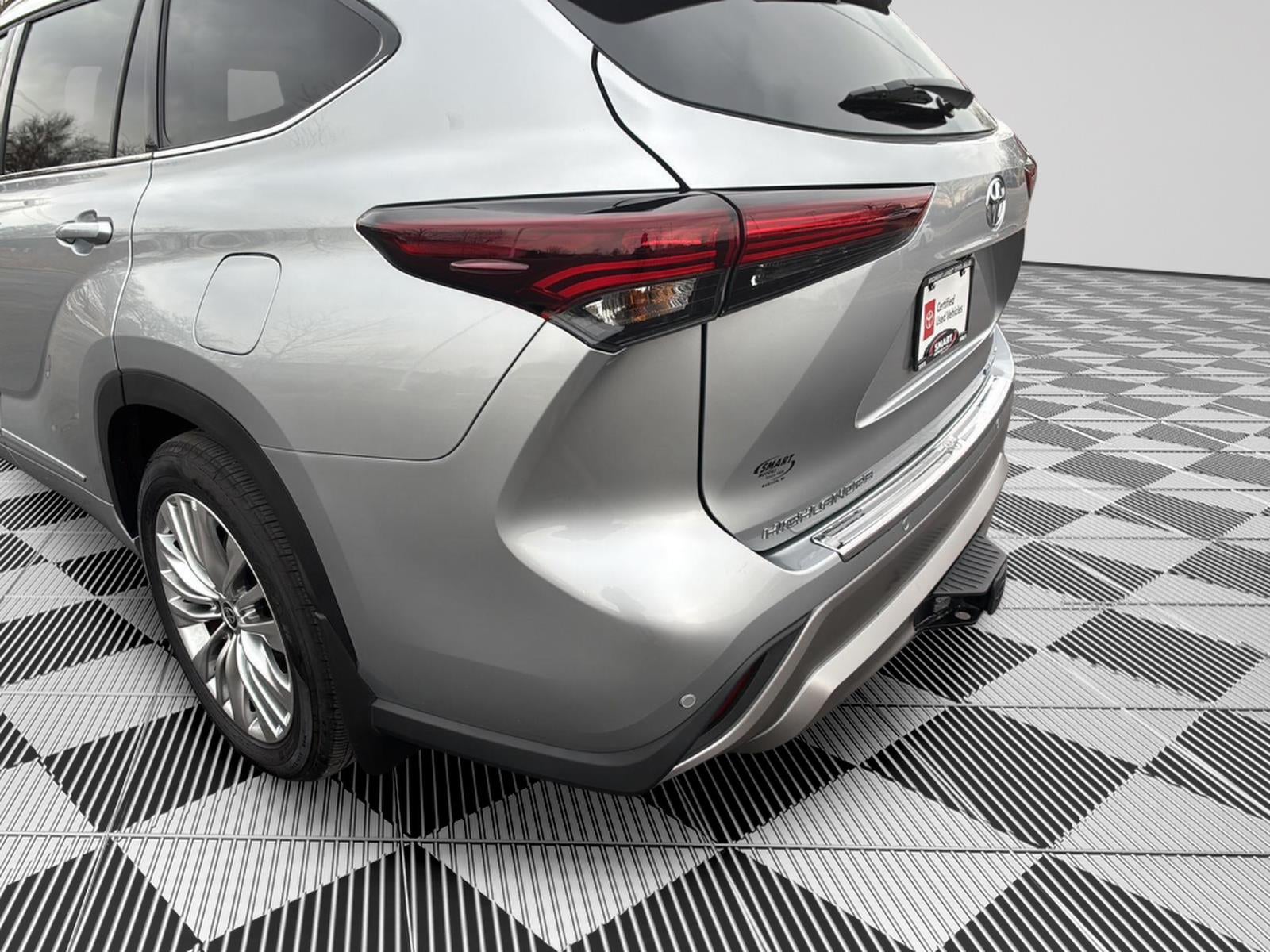 2025 Toyota Highlander Hybrid Platinum