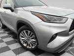 2025 Toyota Highlander Hybrid Platinum