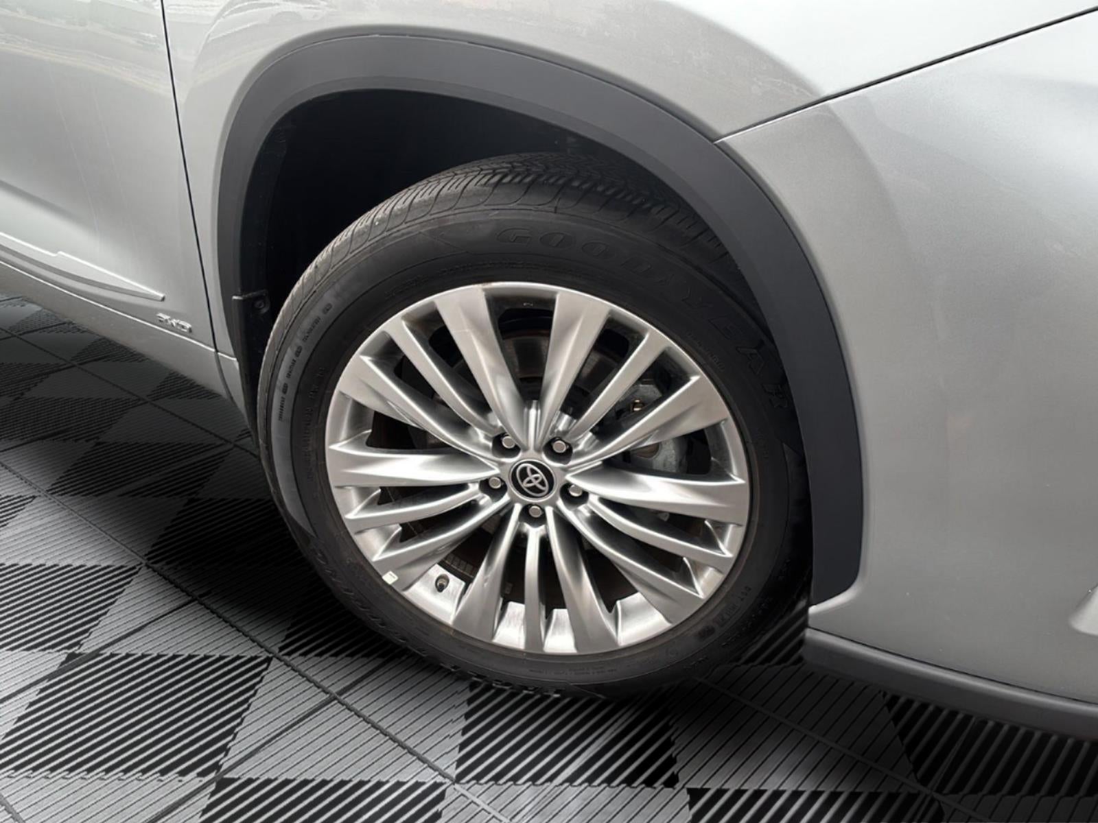 2025 Toyota Highlander Hybrid Platinum