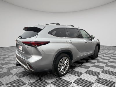 2025 Toyota Highlander Hybrid Platinum