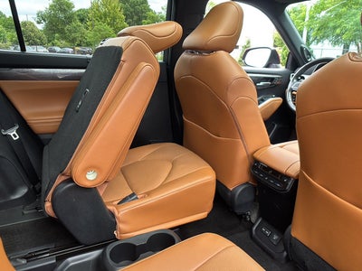 2023 Toyota Highlander Hybrid Platinum