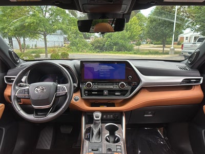 2023 Toyota Highlander Hybrid Platinum