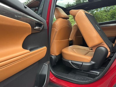 2023 Toyota Highlander Hybrid Platinum