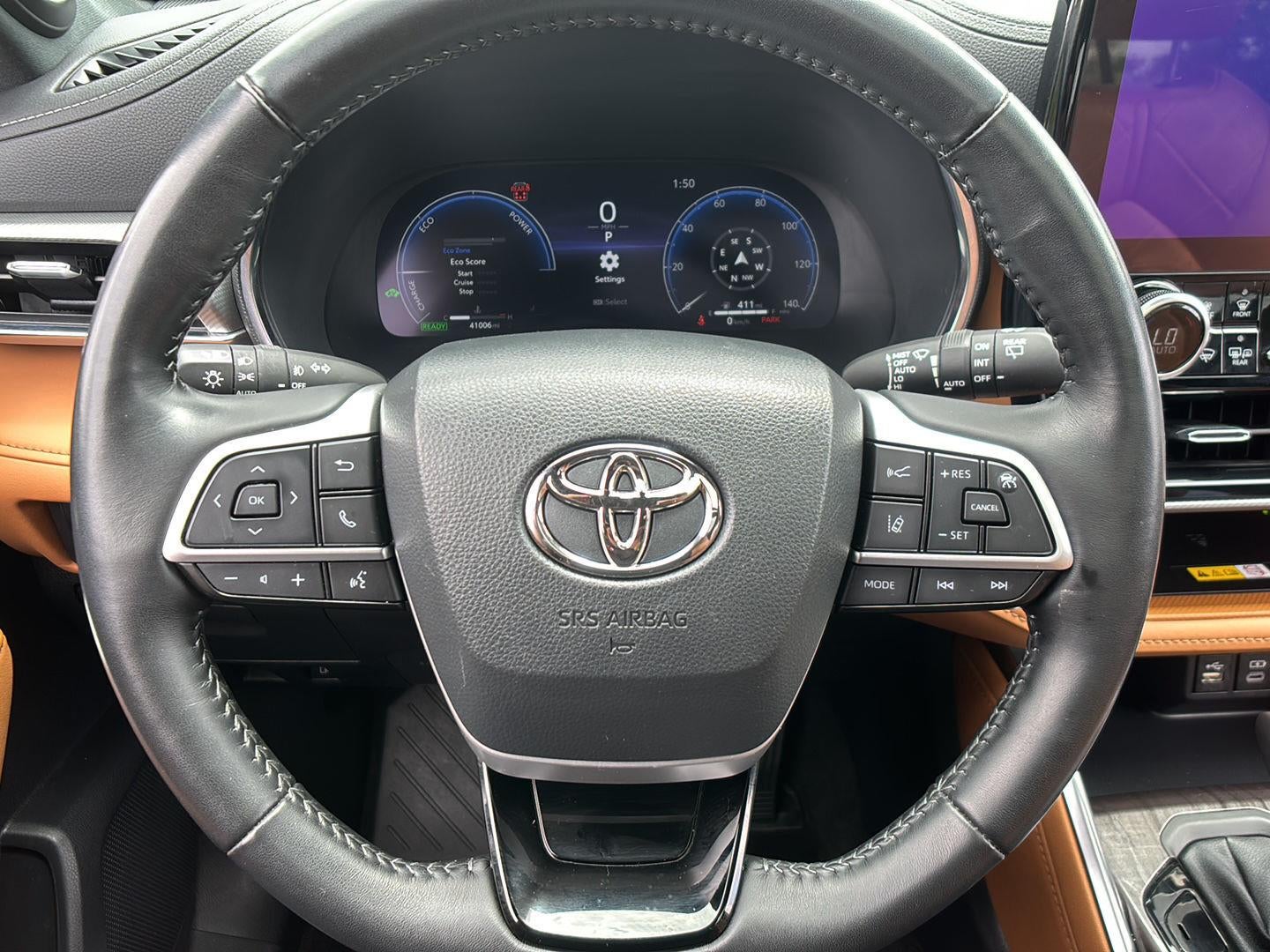 2023 Toyota Highlander Hybrid Platinum