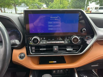2023 Toyota Highlander Hybrid Platinum