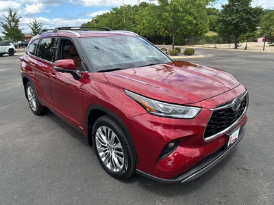 2023 Toyota Highlander Hybrid Platinum
