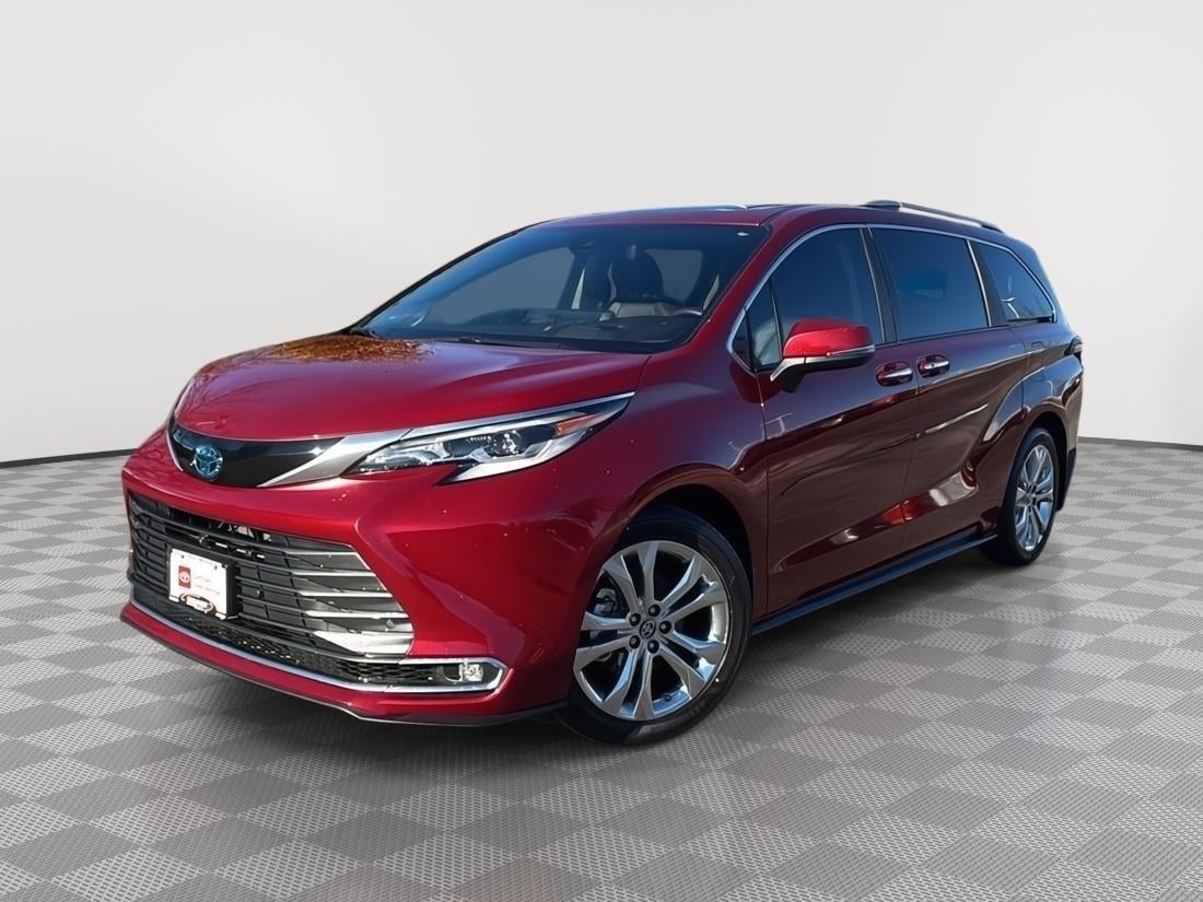 2023 Toyota Sienna Platinum 7-Passenger
