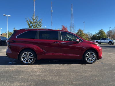 2023 Toyota Sienna Platinum 7-Passenger