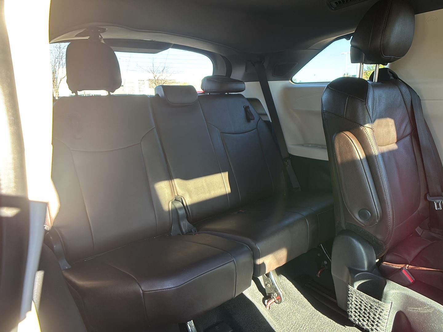2023 Toyota Sienna Platinum 7-Passenger