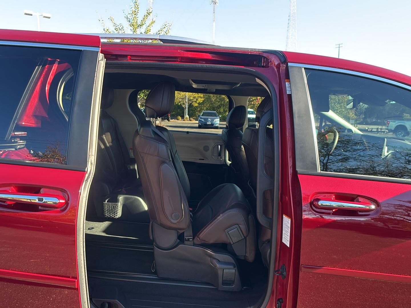2023 Toyota Sienna Platinum 7-Passenger