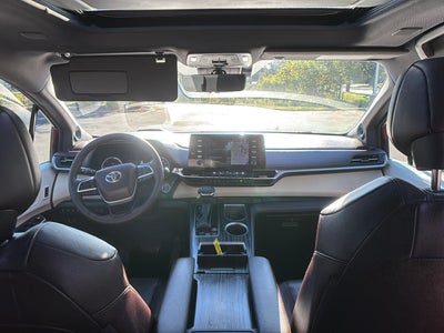2023 Toyota Sienna Platinum 7-Passenger