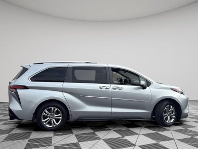2022 Toyota Sienna Platinum 7-Passenger