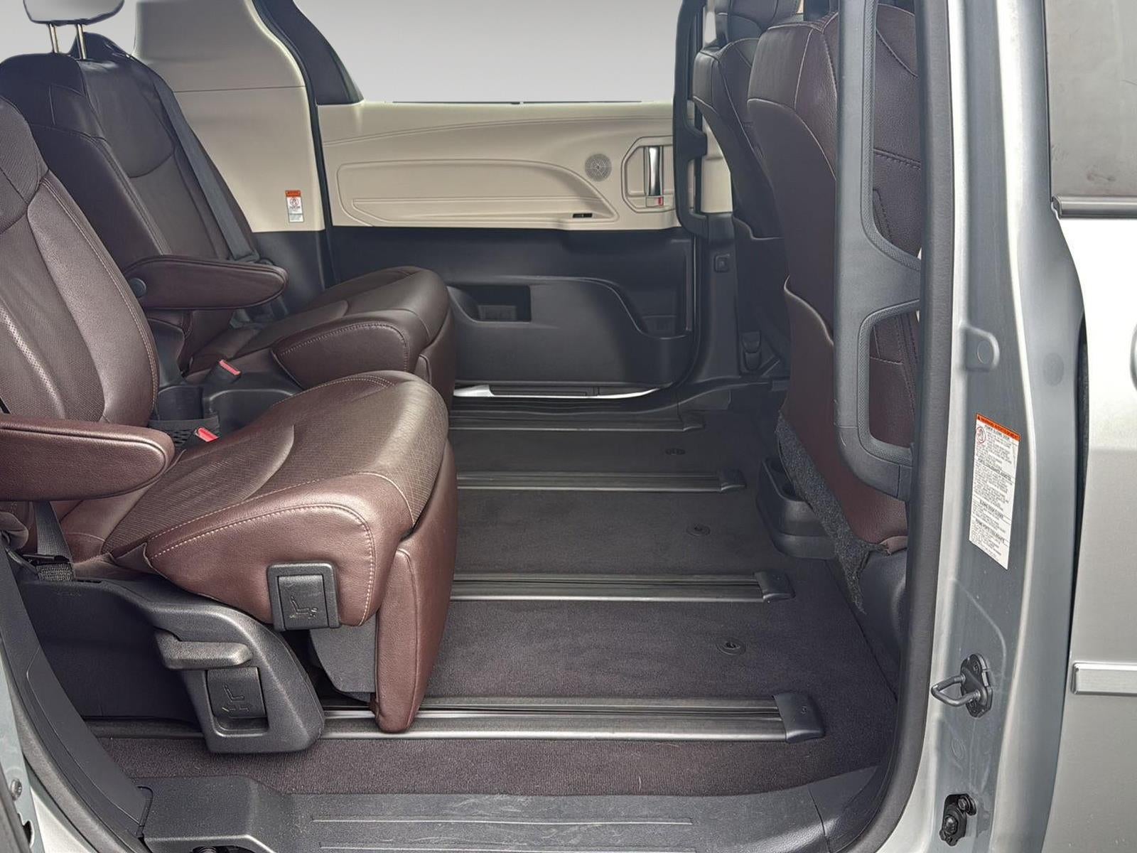 2022 Toyota Sienna Platinum 7-Passenger