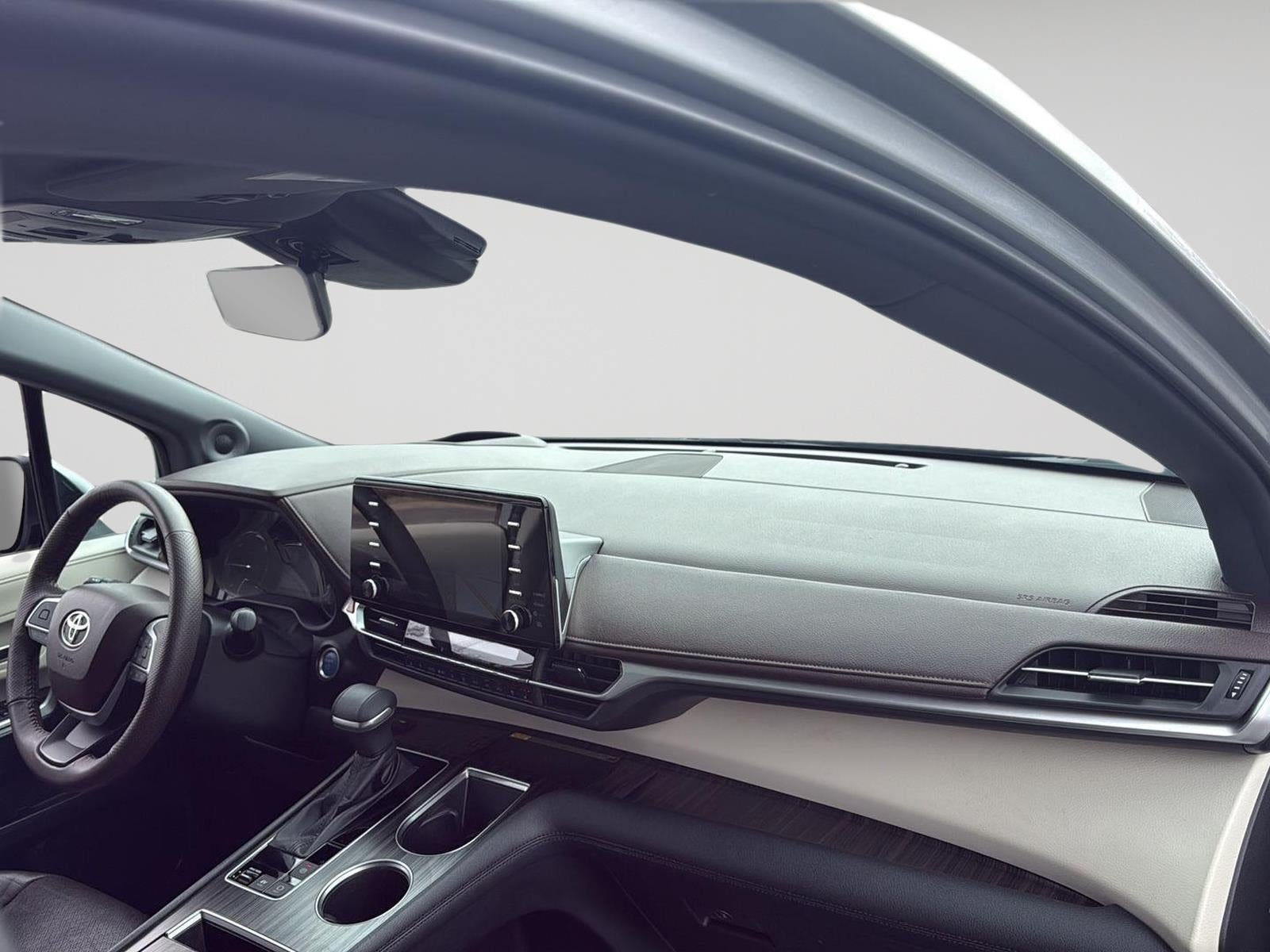 2022 Toyota Sienna Platinum 7-Passenger