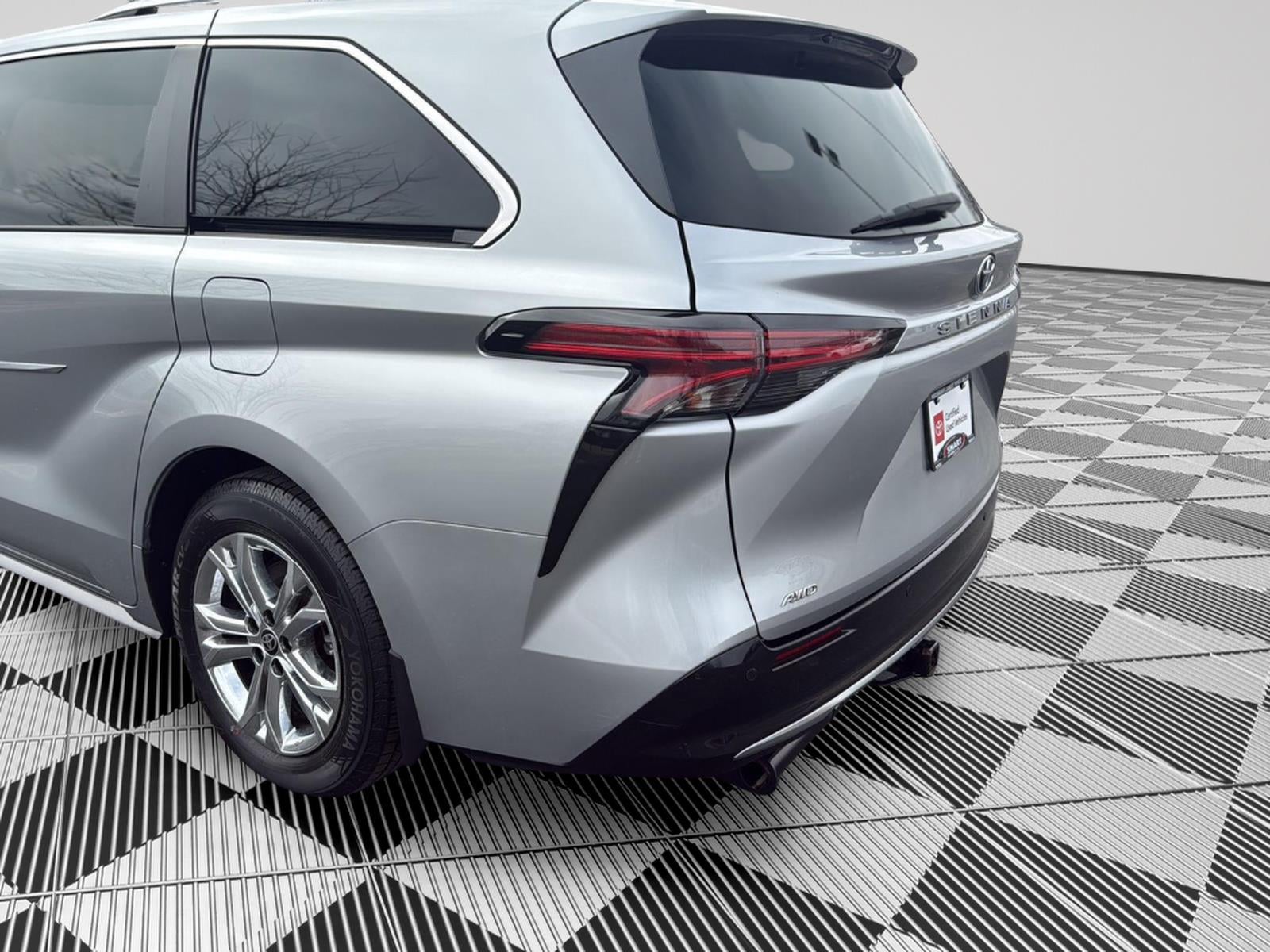 2022 Toyota Sienna Platinum 7-Passenger