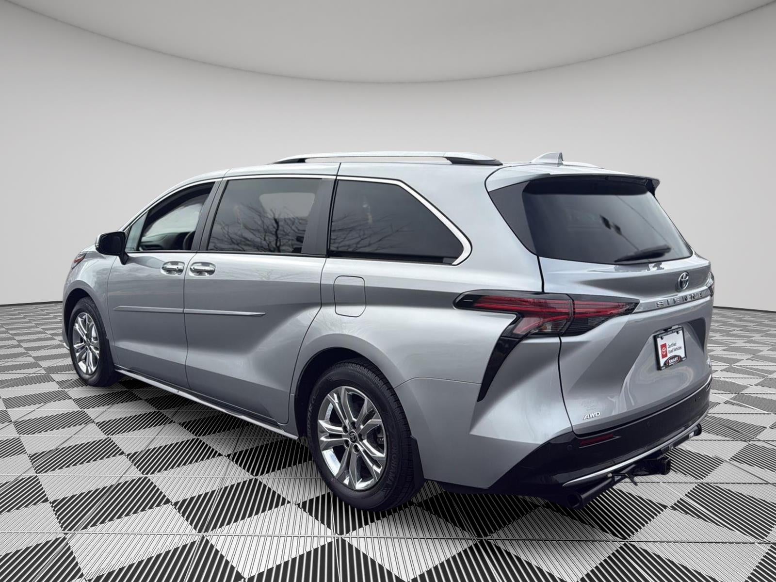 2022 Toyota Sienna Platinum 7-Passenger