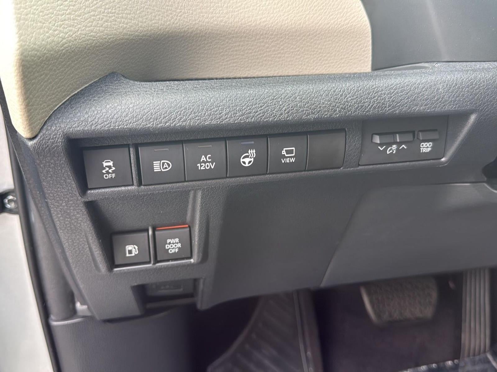 2022 Toyota Sienna Platinum 7-Passenger