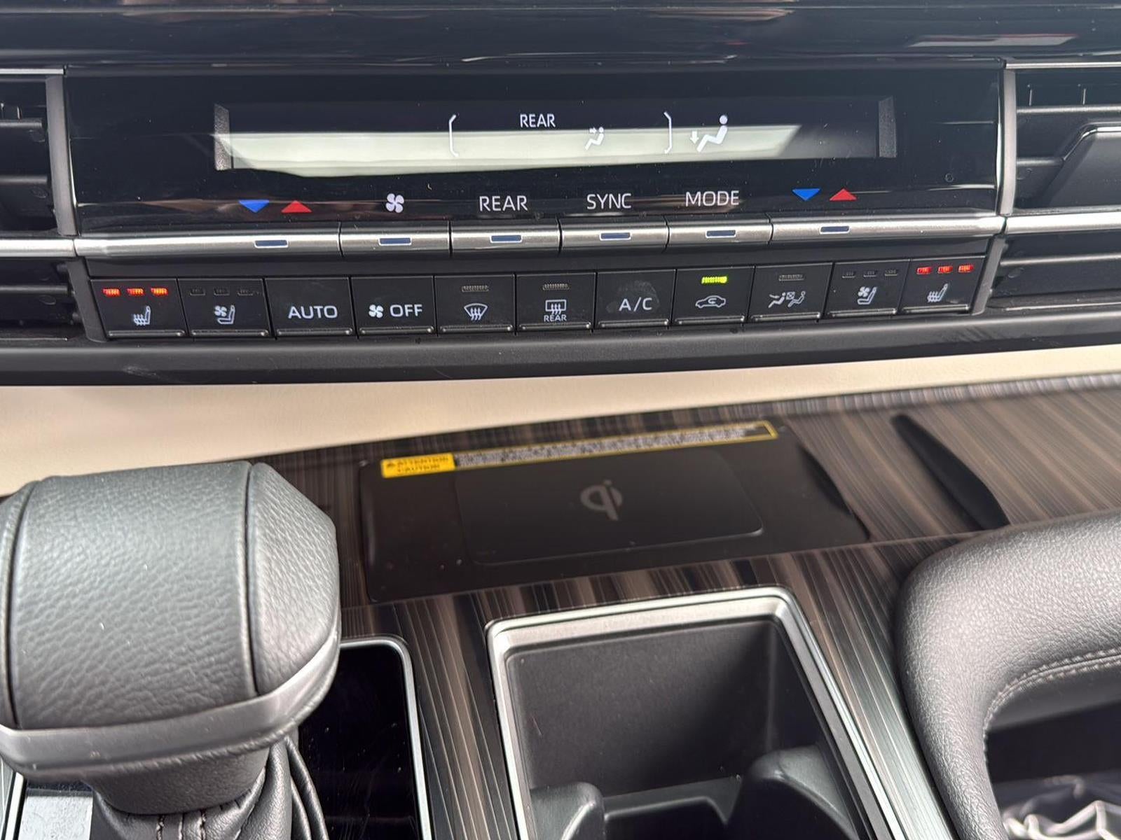 2022 Toyota Sienna Platinum 7-Passenger