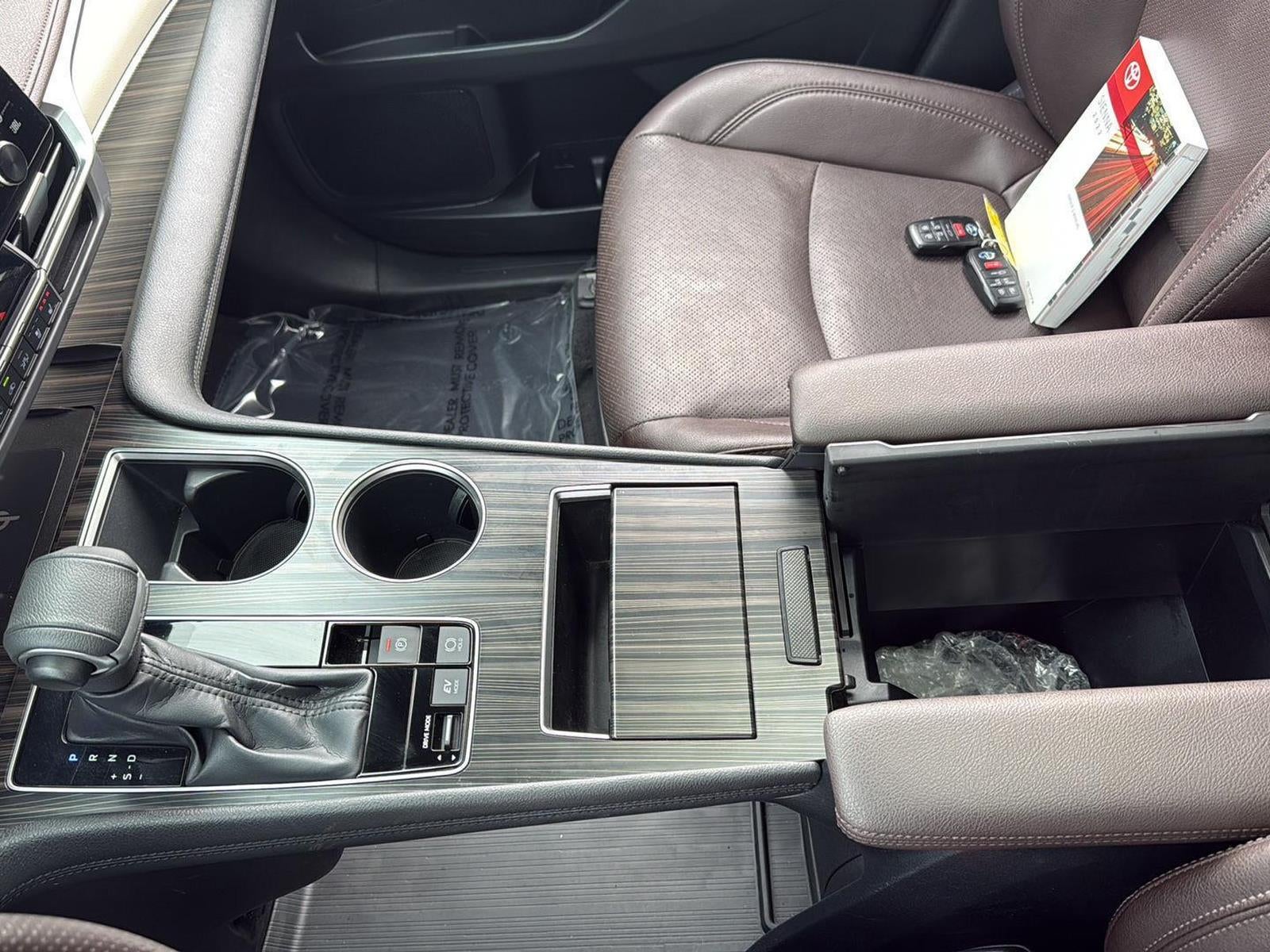 2022 Toyota Sienna Platinum 7-Passenger