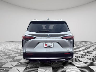 2022 Toyota Sienna Platinum 7-Passenger
