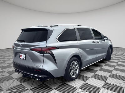 2022 Toyota Sienna Platinum 7-Passenger