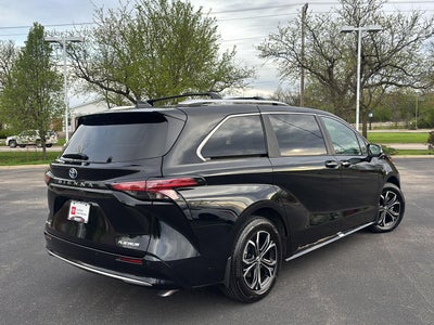 2025 Toyota Sienna Platinum 7-Passenger