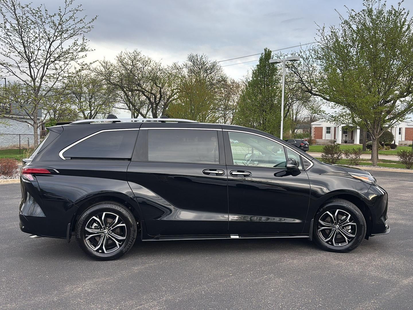 2025 Toyota Sienna Platinum 7-Passenger