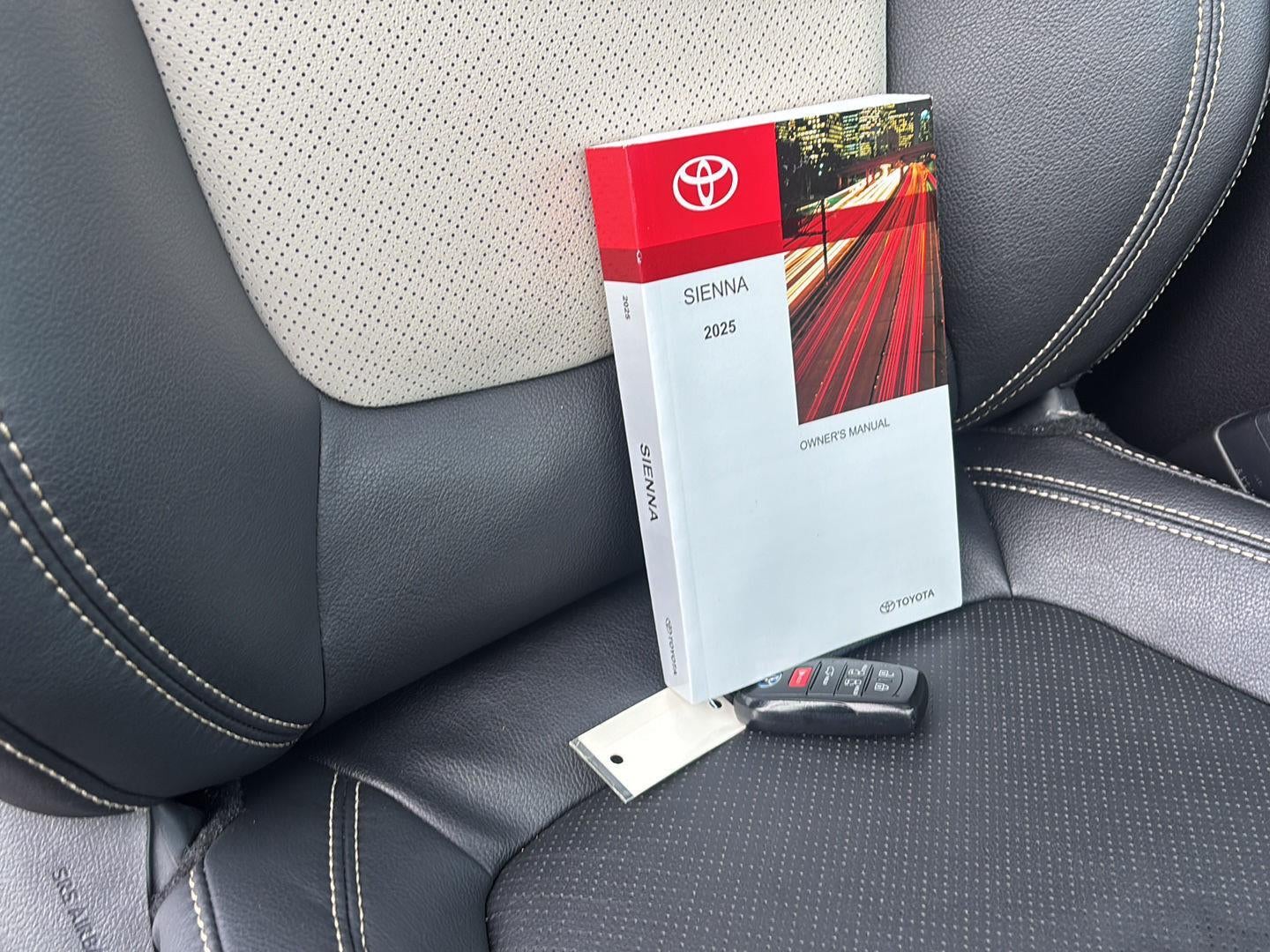 2025 Toyota Sienna Platinum 7-Passenger