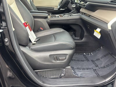 2025 Toyota Sienna Platinum 7-Passenger