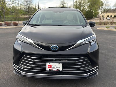 2025 Toyota Sienna Platinum 7-Passenger