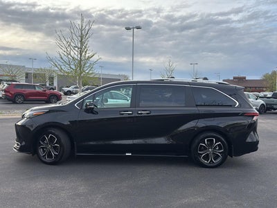 2025 Toyota Sienna Platinum 7-Passenger