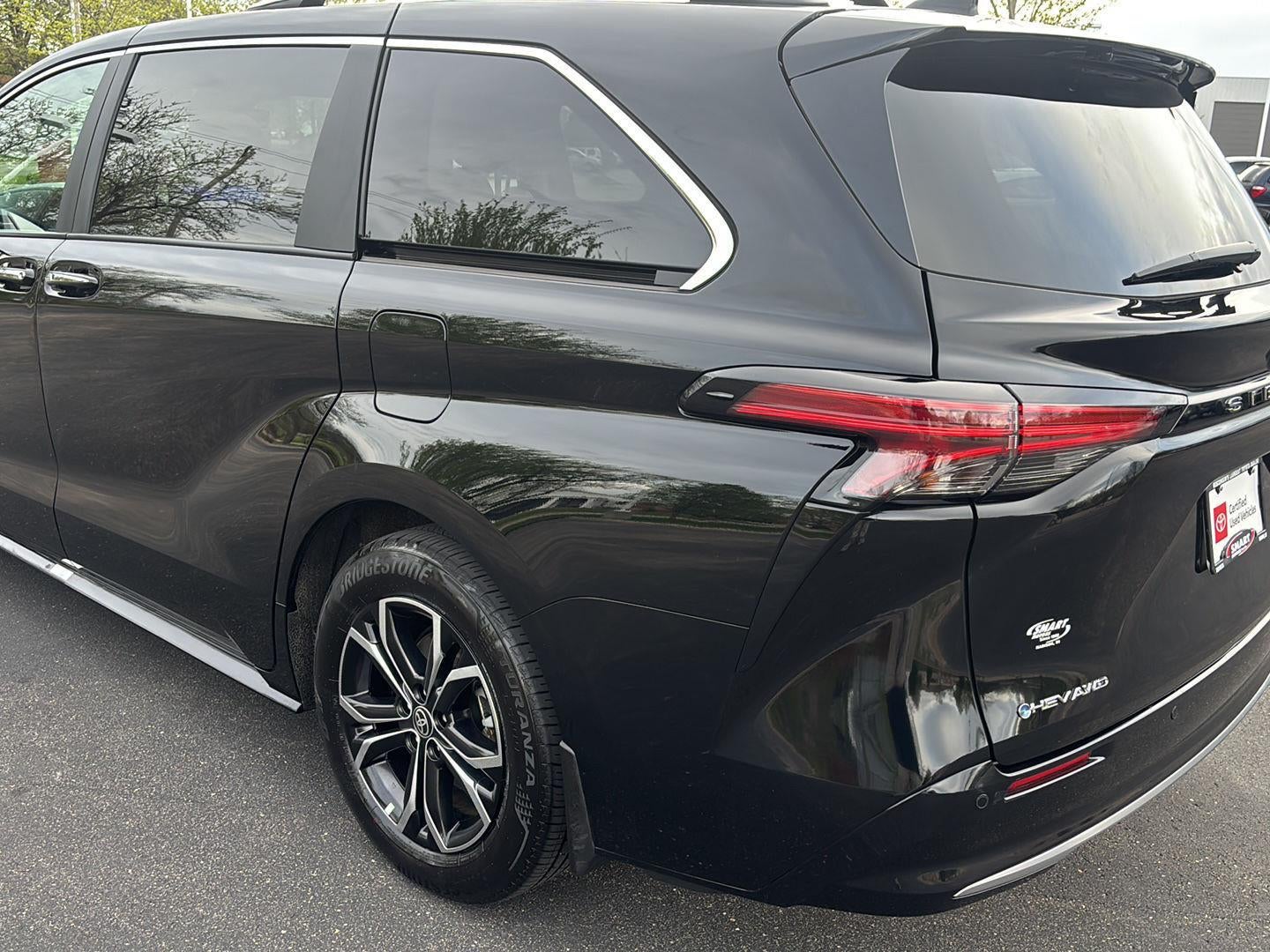 2025 Toyota Sienna Platinum 7-Passenger