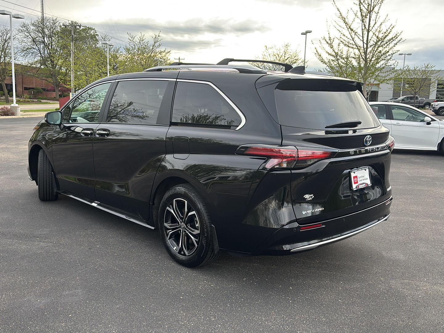 2025 Toyota Sienna Platinum 7-Passenger