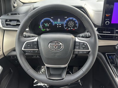 2025 Toyota Sienna Platinum 7-Passenger