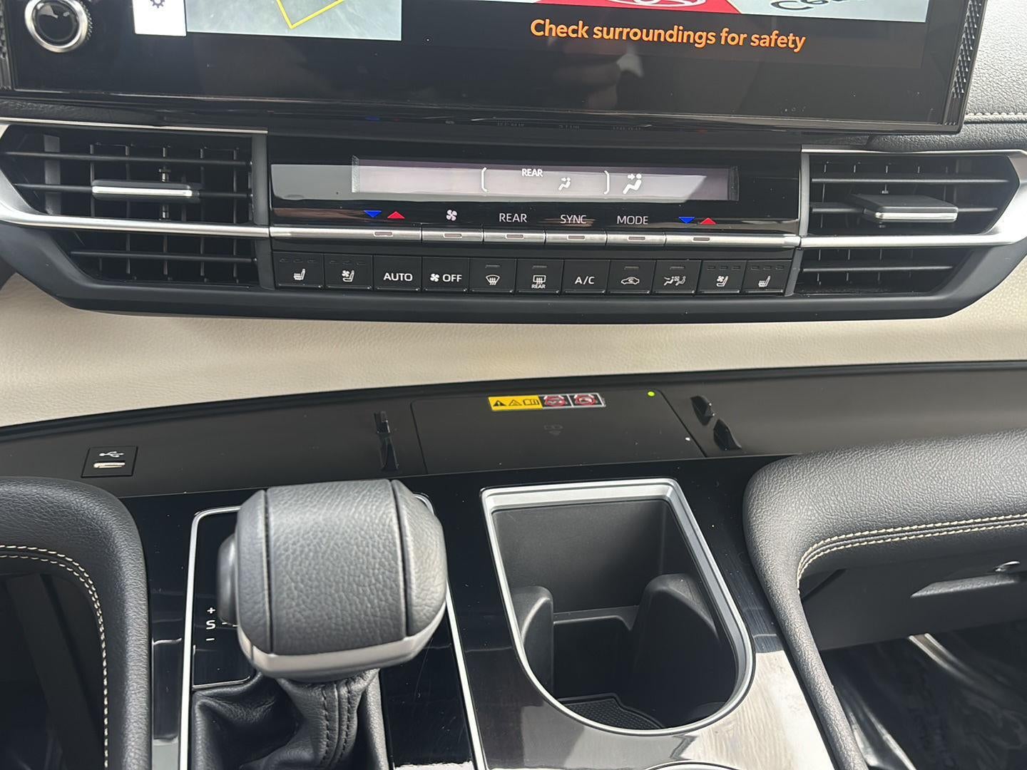 2025 Toyota Sienna Platinum 7-Passenger