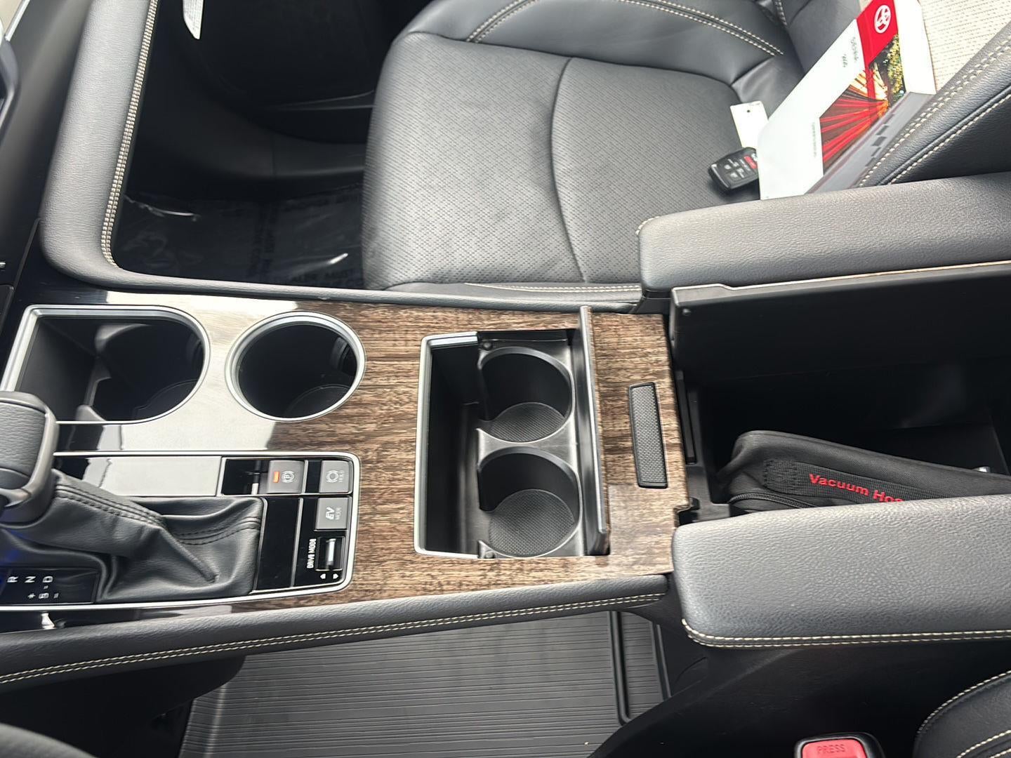 2025 Toyota Sienna Platinum 7-Passenger