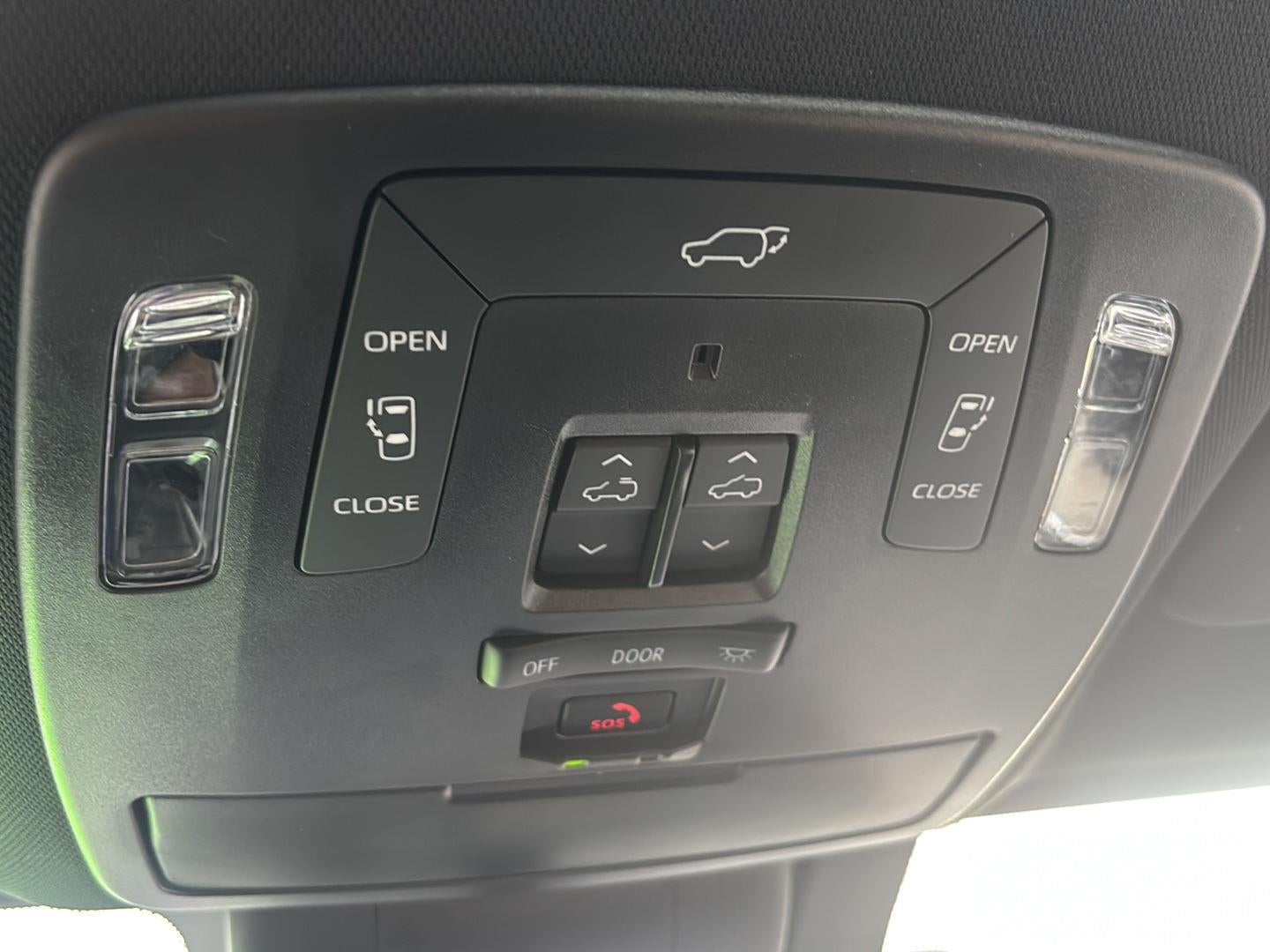 2025 Toyota Sienna Platinum 7-Passenger